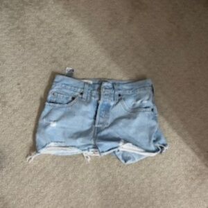 Size 24 Light Levis denim shorts
